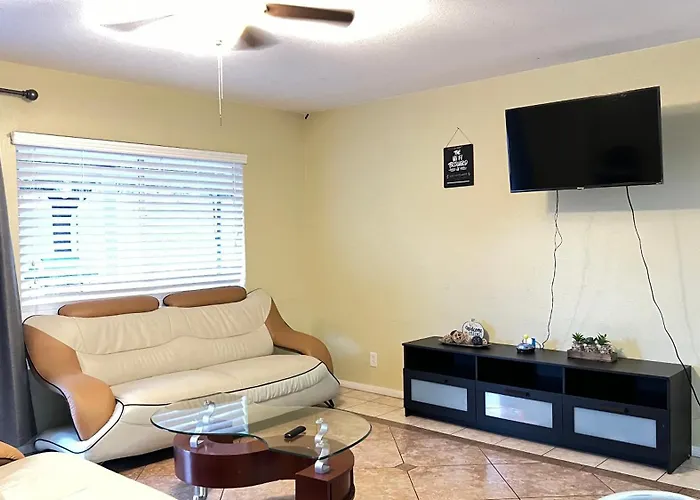Grant\'S Family Home, Sleeps 16 Guests